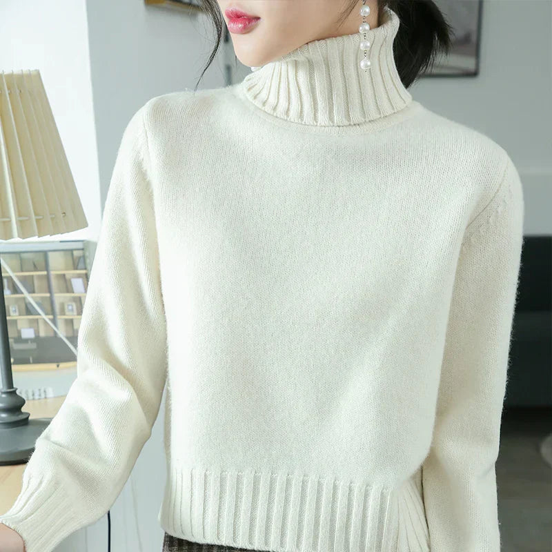 Eloise | Refined Cashmere-Blend Turtleneck